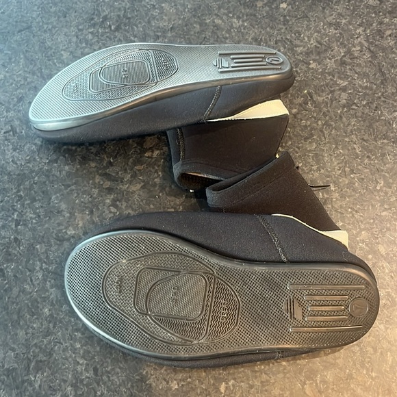 NWT Performance Neoprene Booties - Picture 4 of 5